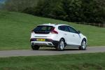 Volvo V40 D4 Cross Country 2016 года (UK)